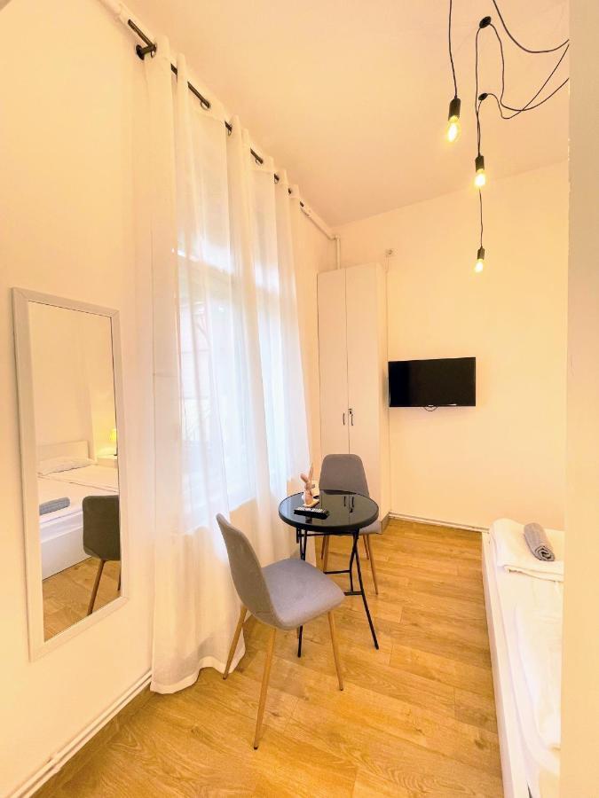 Apartament Plopilor Studios Сибиу Экстерьер фото
