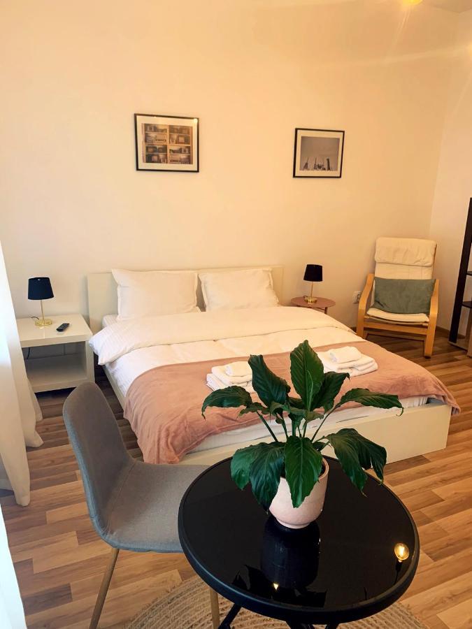 Apartament Plopilor Studios Сибиу Экстерьер фото